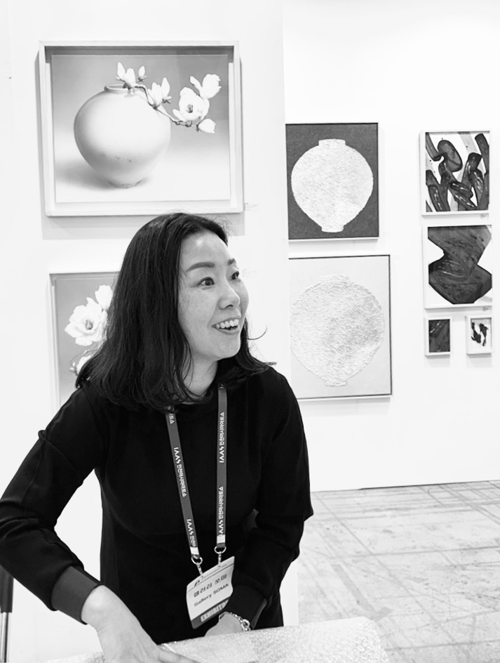 Jin Kyung Hu - Artist Portrait
